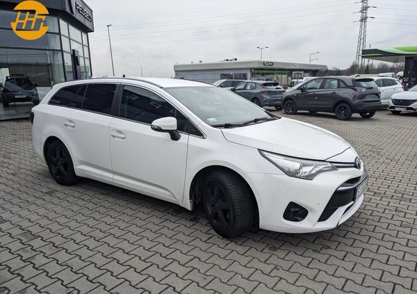 Toyota Avensis cena 49500 przebieg: 95676, rok produkcji 2015 z Przecław małe 56